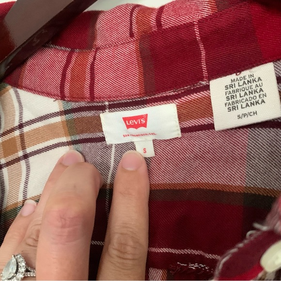 • [Levi’s] Red & White Plaid Flannel • - Picture 4 of 9